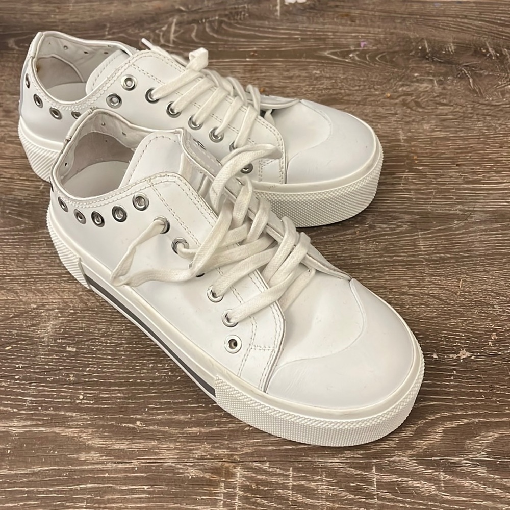 Alexander McQueen White Low-Top Platform Sneakers